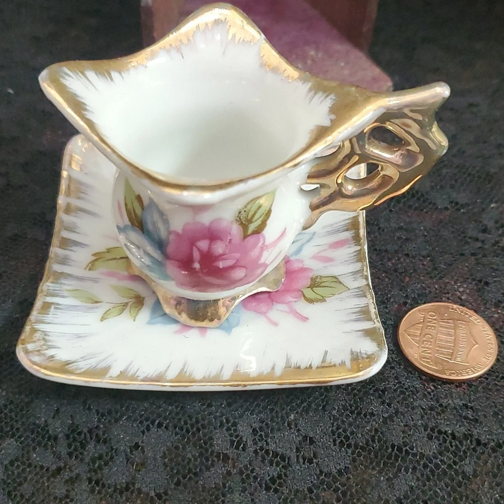 Vintage‎ Mini Tea Cup & Saucer Made in Japan EG